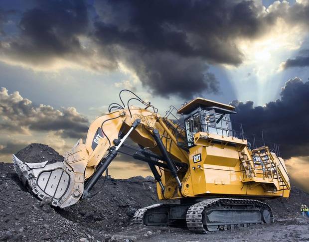 Large hydraulic excavator